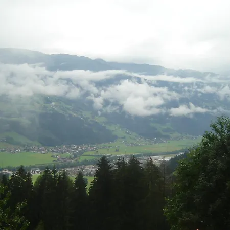 Gaestehaus Kainer Apartman Ried im Zillertal